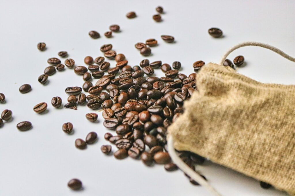 Kaffeebohnen in einem Sack